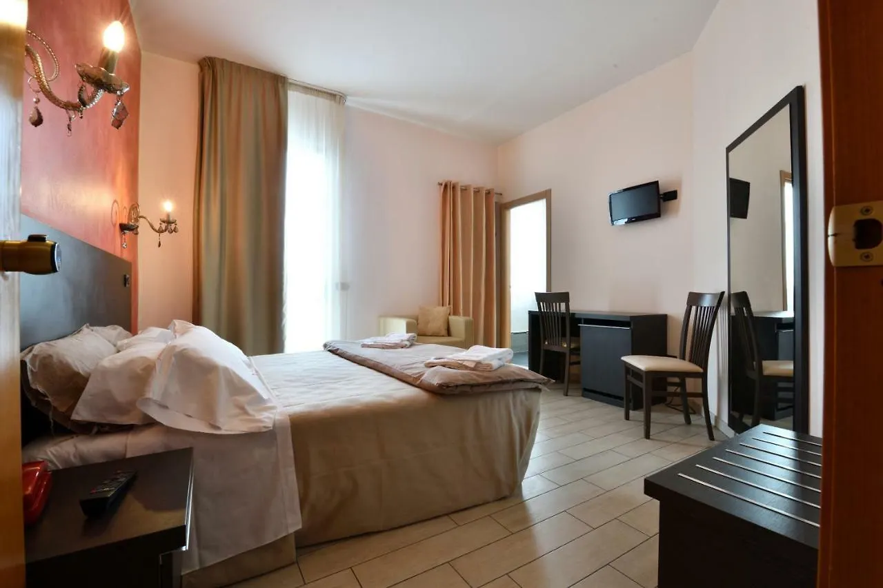 Hotel Oasis Marina di Ravenna 0*,